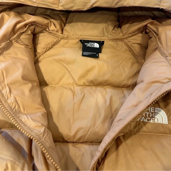 The North Face Beige Puffer Jacket - Picture 4 of 4